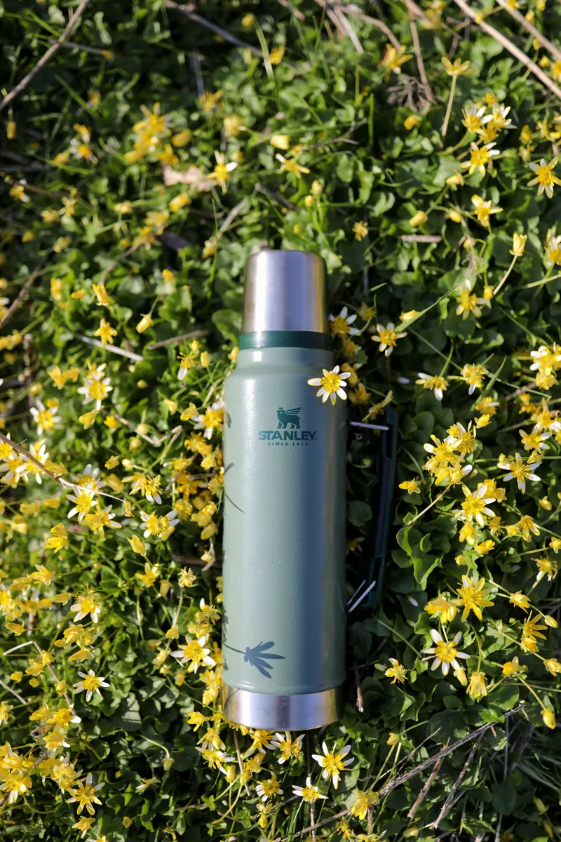 Stanley Classic Legendary Bottle 1.1QT/ 1.0L Green-2